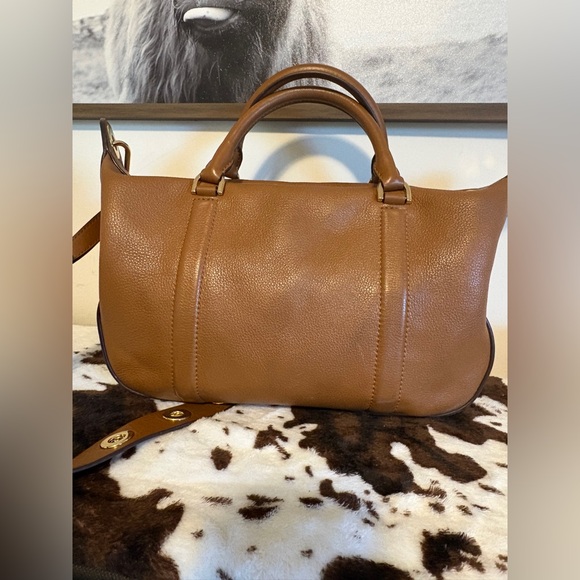 Michael Kors Raven Large Pebbled Leather Satchel in brown with a crossbody strap - Picture 5 of 7